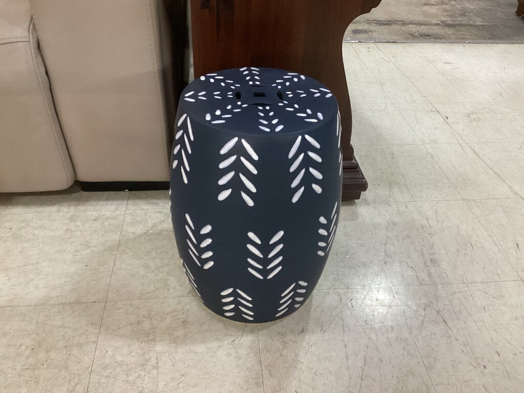 85895 - Ashley Genemore Navy & White Garden Stool 13x13x18