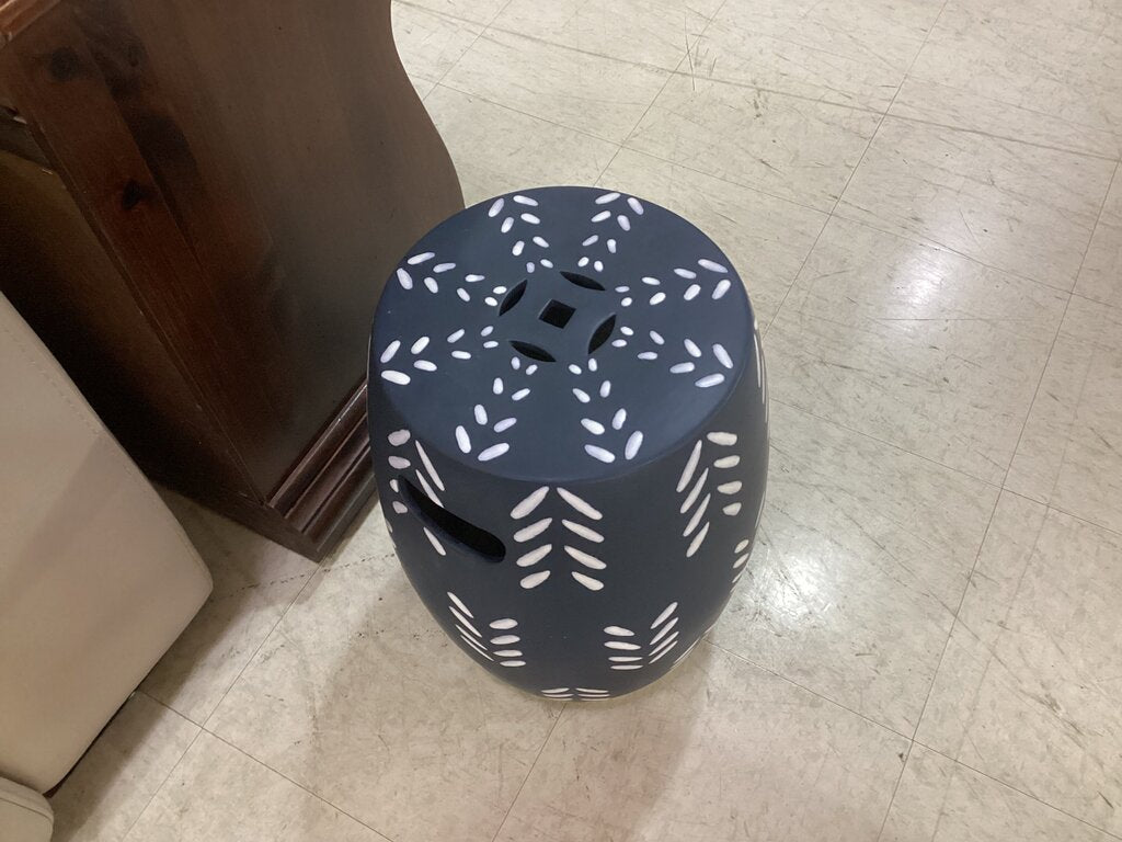 85895 - Ashley Genemore Navy & White Garden Stool 13x13x18