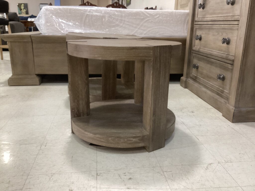 85921 - Bernhardt Tribeca Pair of Round Side Tables 26x26x22