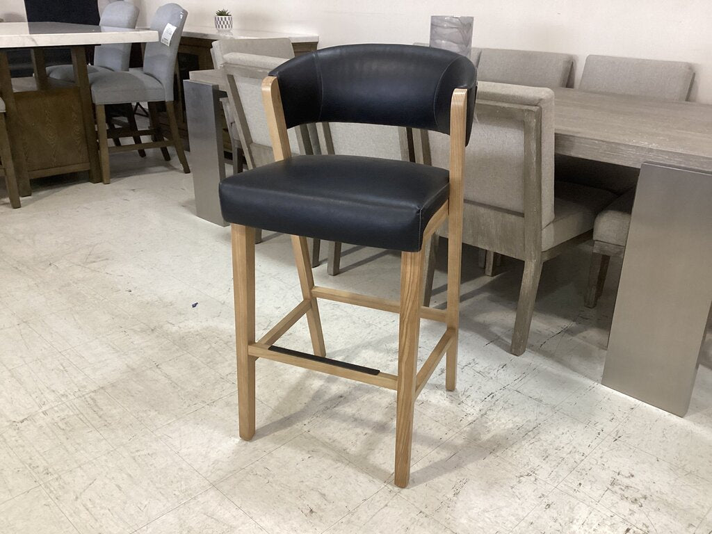 85942 - Boulevard Wax Black Leather Bar Chair 21x20x41