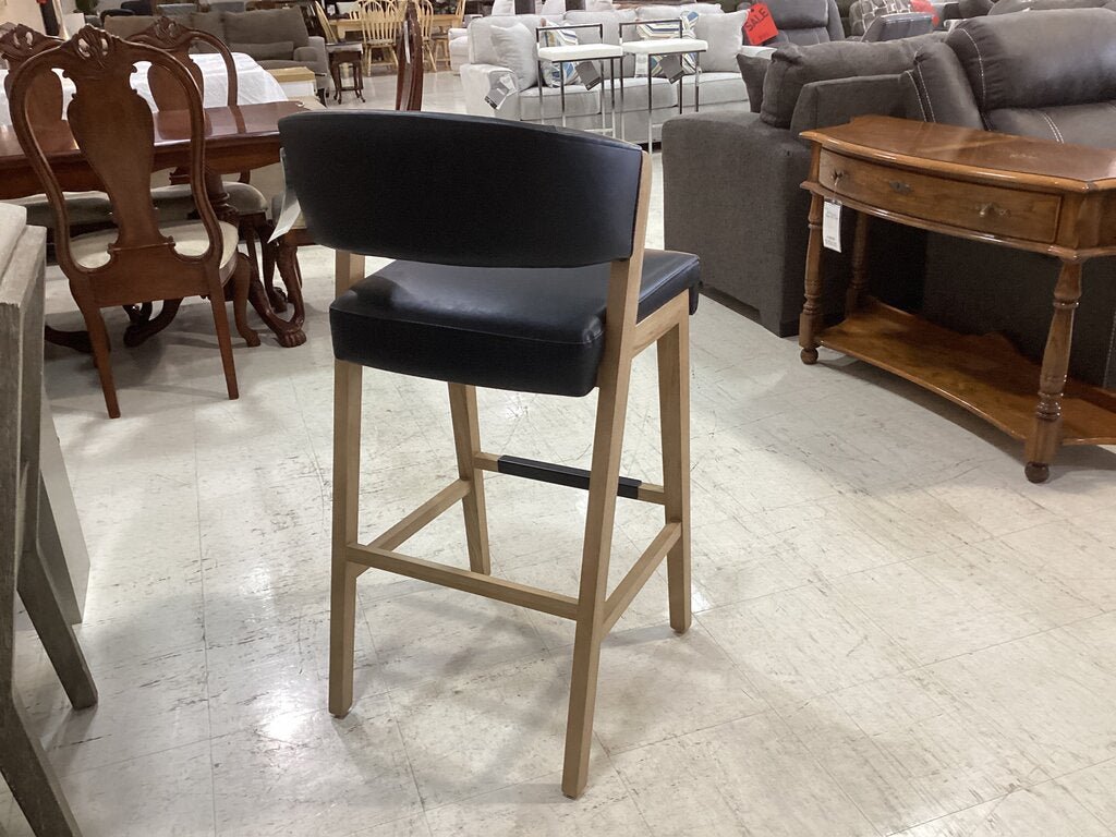 85942 - Boulevard Wax Black Leather Bar Chair 21x20x41