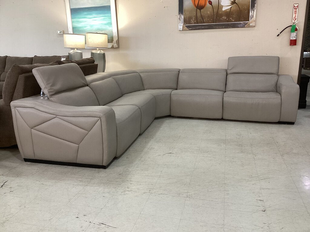 86007 - Hooker Leather 5pc Power Reclining Sectional 124x124x30