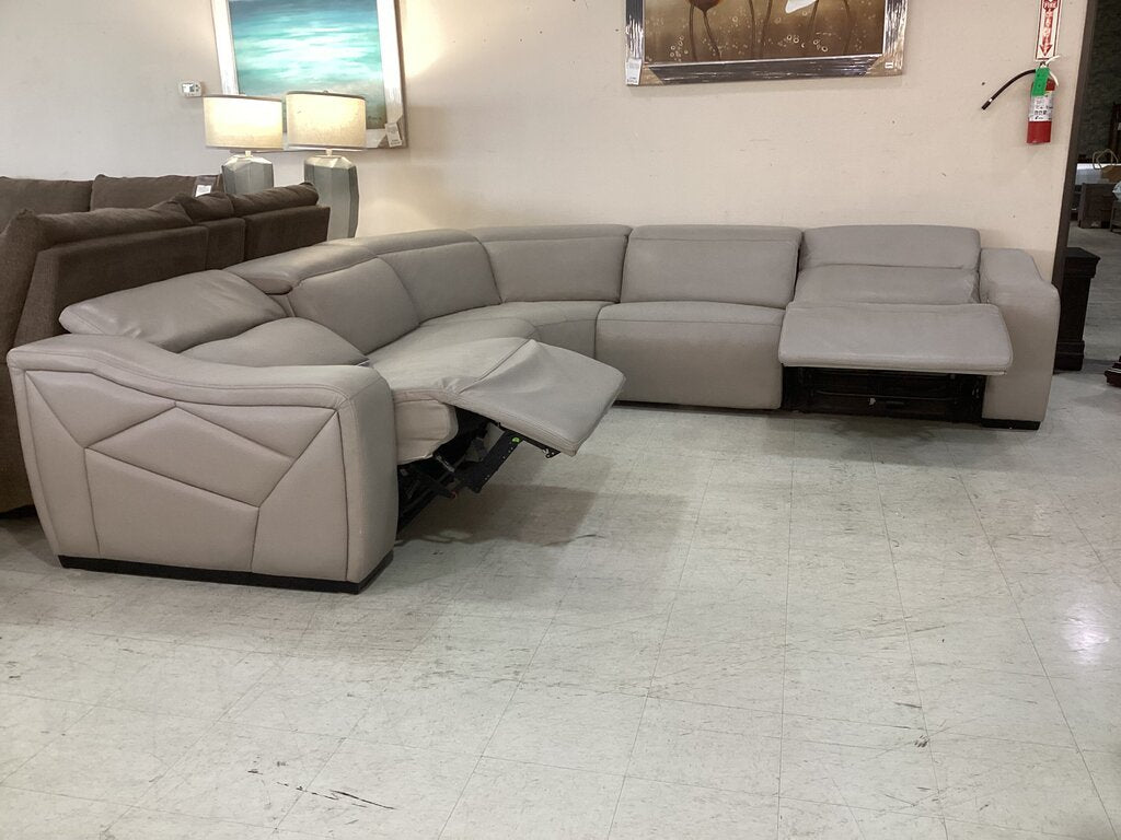 86007 - Hooker Leather 5pc Power Reclining Sectional 124x124x30