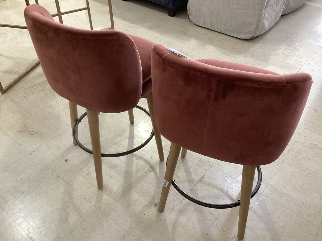 85940 - Boulevard Rust Pair of Counter Height Swivel Barchairs 20x22x30/40