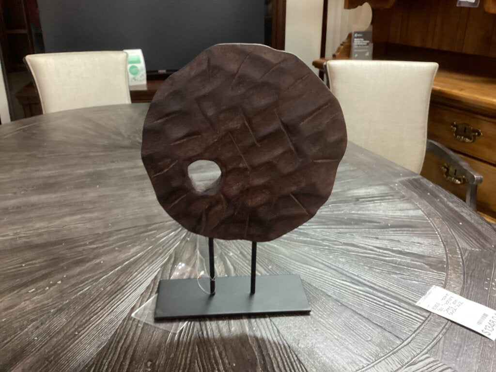 85977 - Ashley Dashburn Sculpture Brown/Black 14x4x12