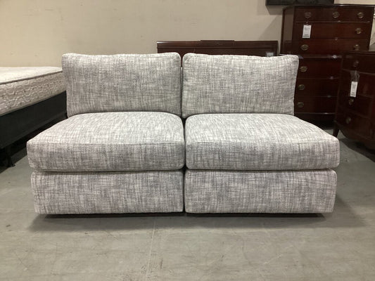 85957 - Bernhardt Serena Pair of Armless Chairs 32x41x18/31