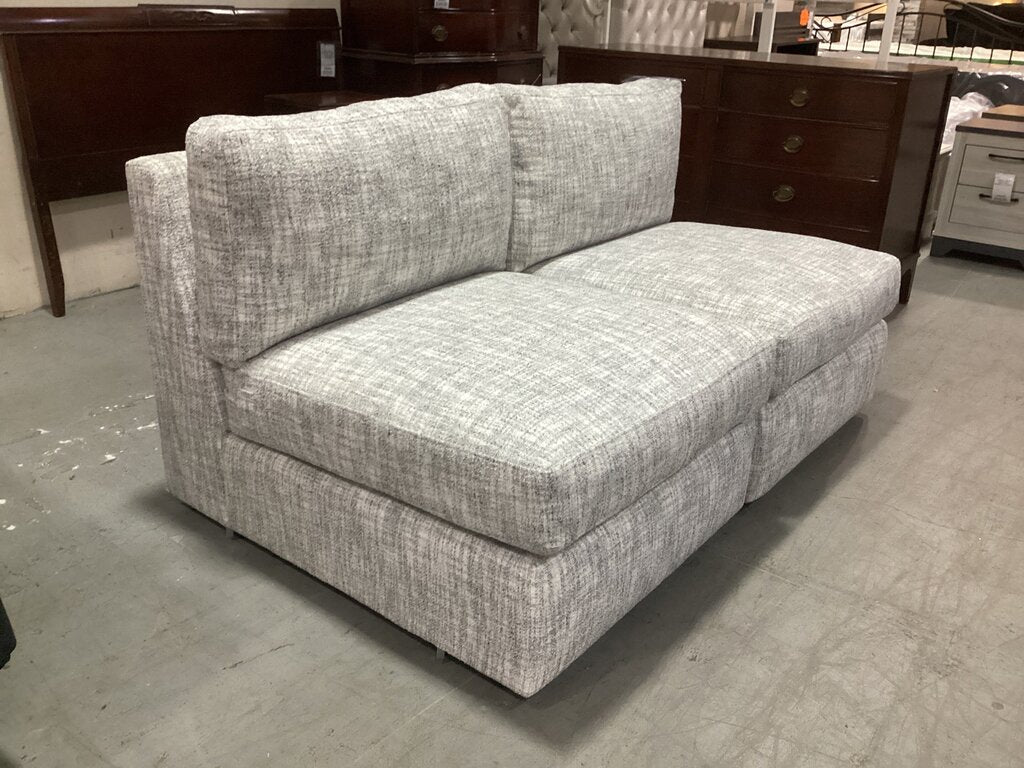 85957 - Bernhardt Serena Pair of Armless Chairs 32x41x18/31
