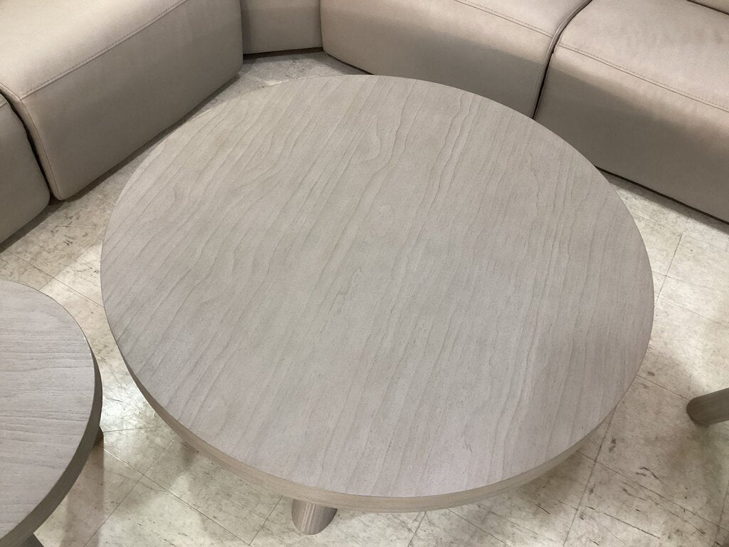 85926 - Bernhardt Harmon Round 3pc Cocktail Table (48x48x17)(22x22x22)