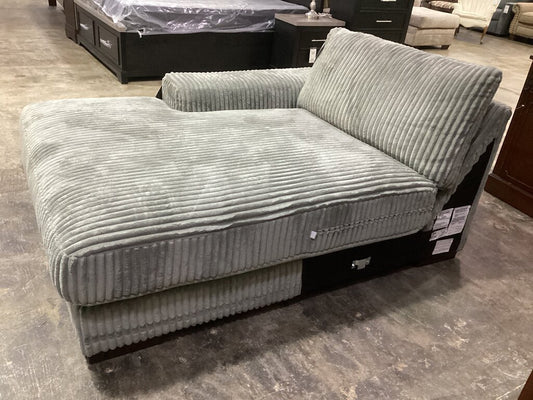 86052 - Ashley Lindyn LAF Chaise