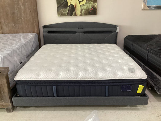 85989 Upholstered Platform King Bed Frame77x85x44