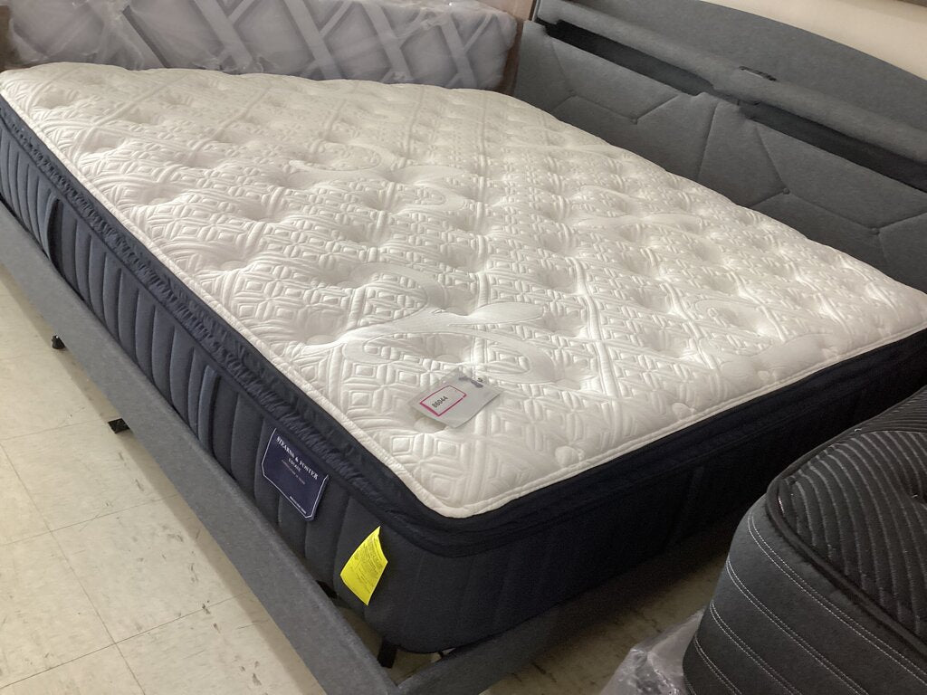 86044 - Stearns and Foster King Hybrid Premium Mattress