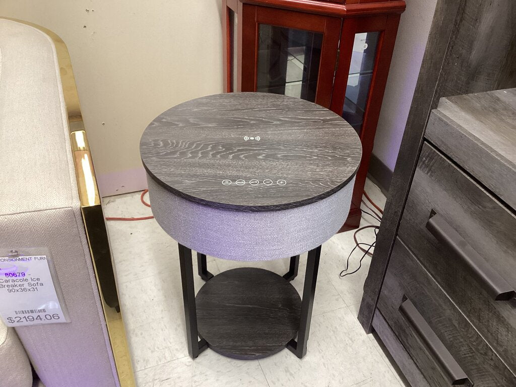85902 - Ashley Sethlen Accent Table w/Bluetooth Speaker 18x18x22