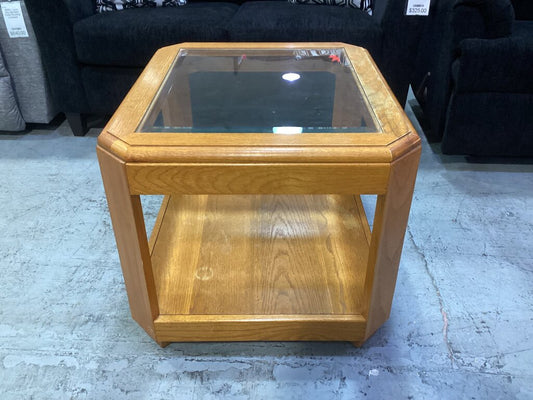 85995 Oak Rectangle End Table 27x24x21
