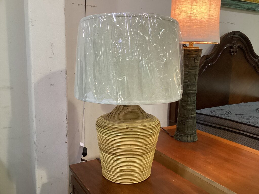 85887 - Ashley Kerrus 27in Table Lamp Brown Rattan
