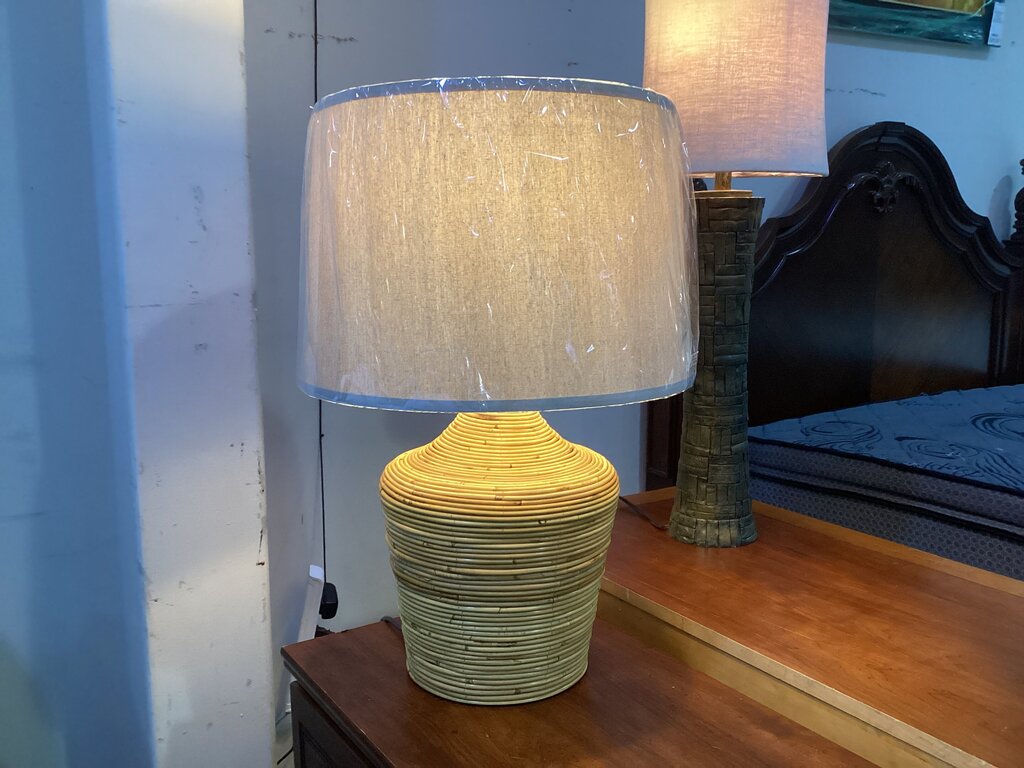 85887 - Ashley Kerrus 27in Table Lamp Brown Rattan
