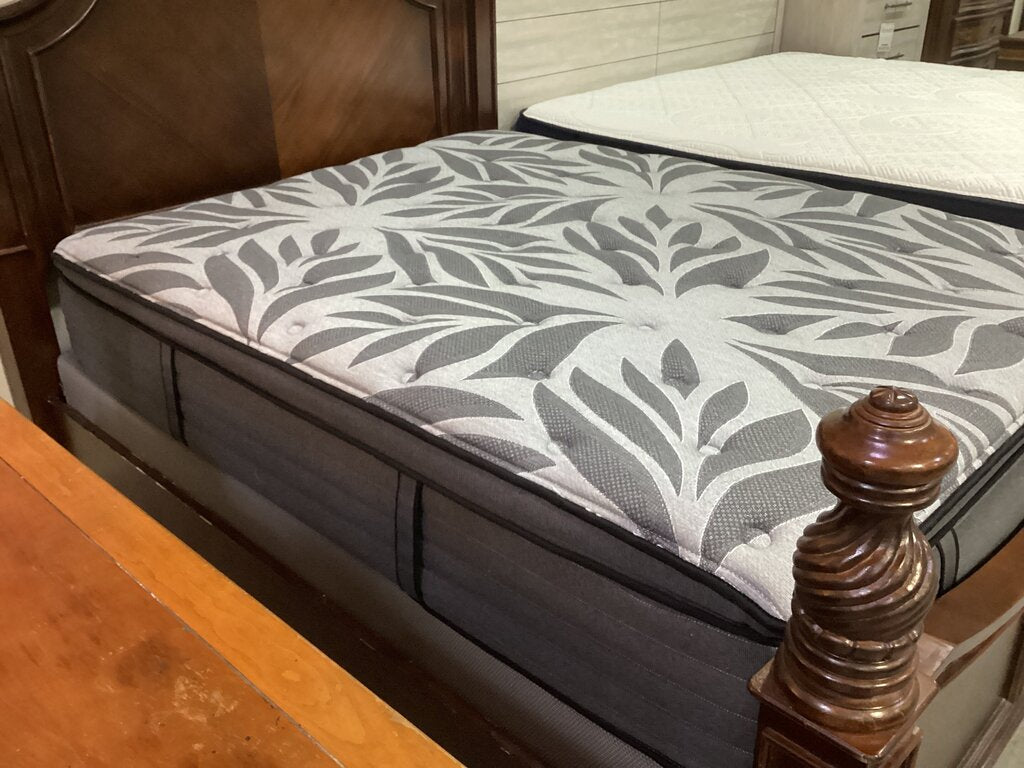 86074 Sealy Posturpedic Plus Queen Pillow Top Mattress