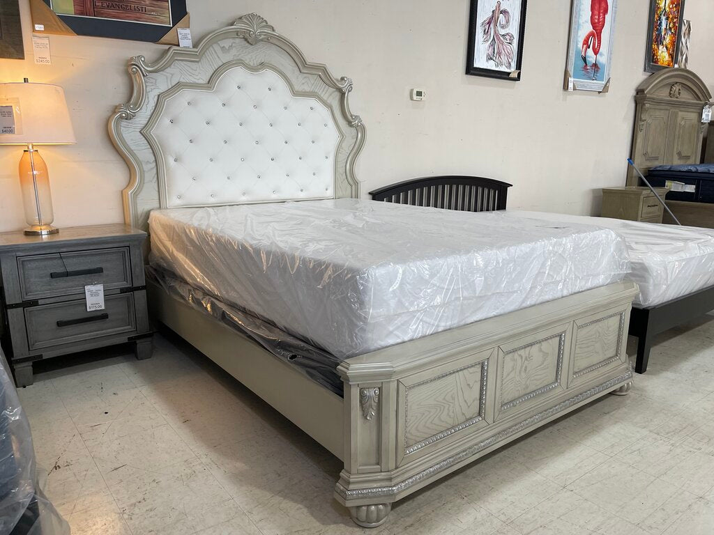 Lafayette NEW Queen Bed Frame 66x88x74 (129131-32-33)