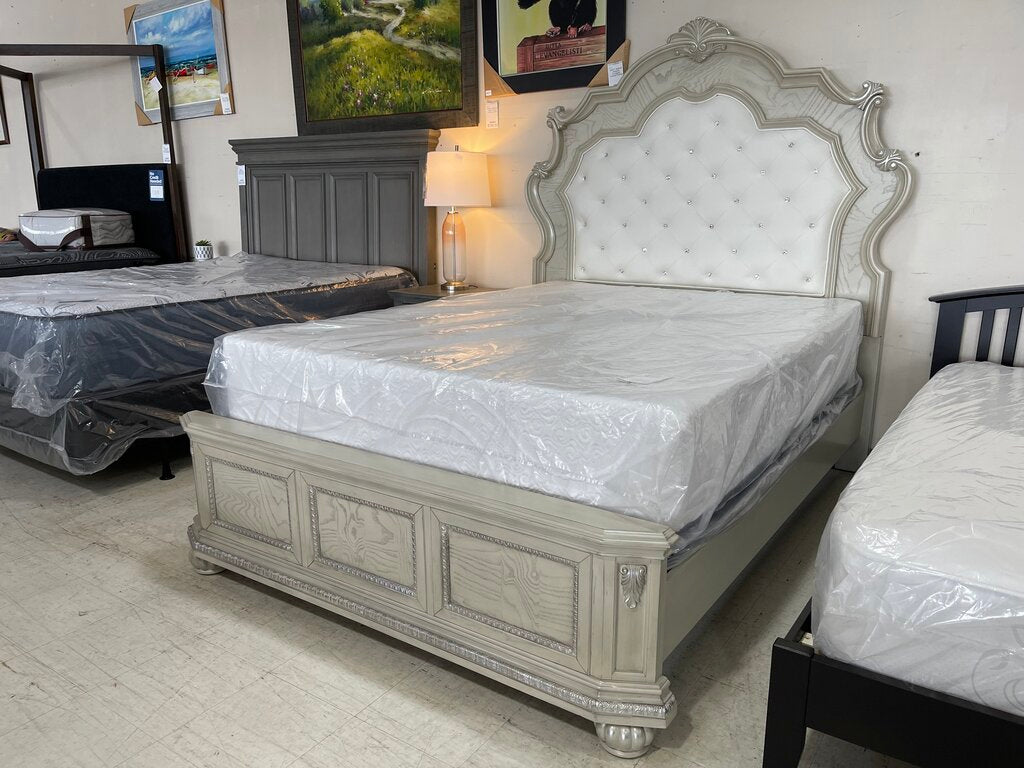 Lafayette NEW Queen Bed Frame 66x88x74 (129131-32-33)