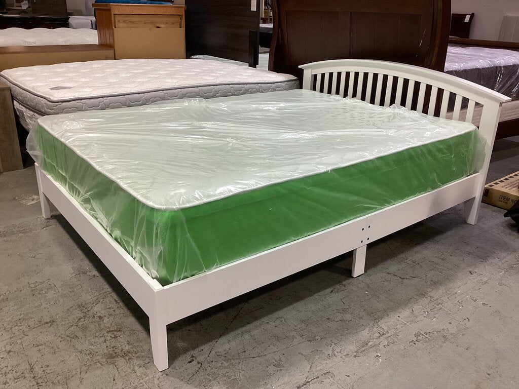 Metro White NEW Queen Platform Bed Frame 67x84x35 (DF003Q-W)