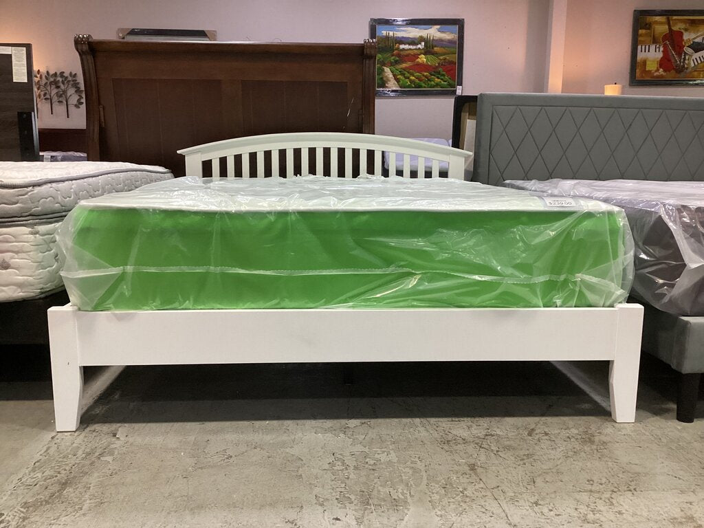 Metro White NEW Queen Platform Bed Frame 67x84x35 (FD003Q-WHITE)