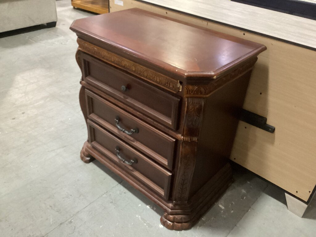 86010 - Emilie 3 Drawer Nightstand 32x19x33