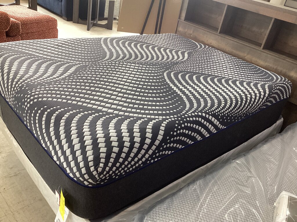 86084 - Sealy Posturpedic Plus Hybrid Full Mattress