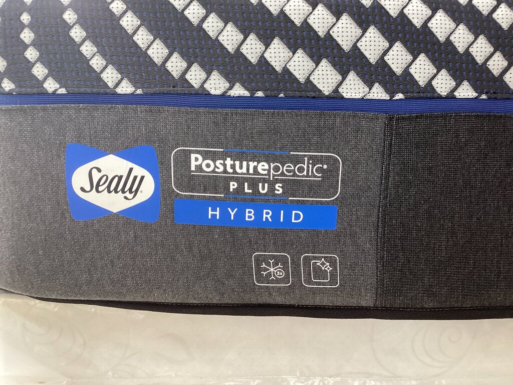 86084 - Sealy Posturpedic Plus Hybrid Full Mattress