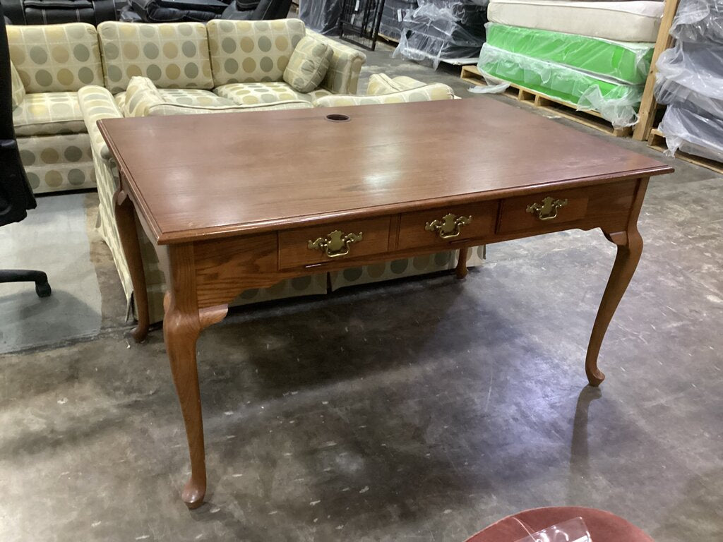 86066 - Bassett Computer Desk 56x35x31
