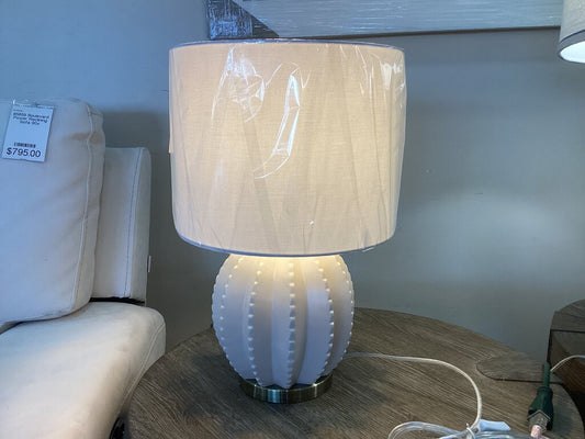 85963 - UMA Metal Table Lamp 12x19