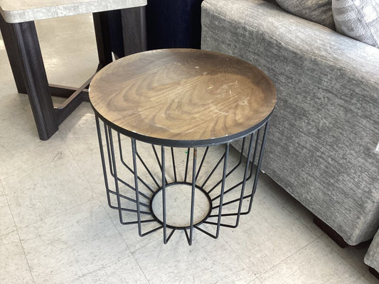 86130 (8542-7) Round Side Table 22x22x21