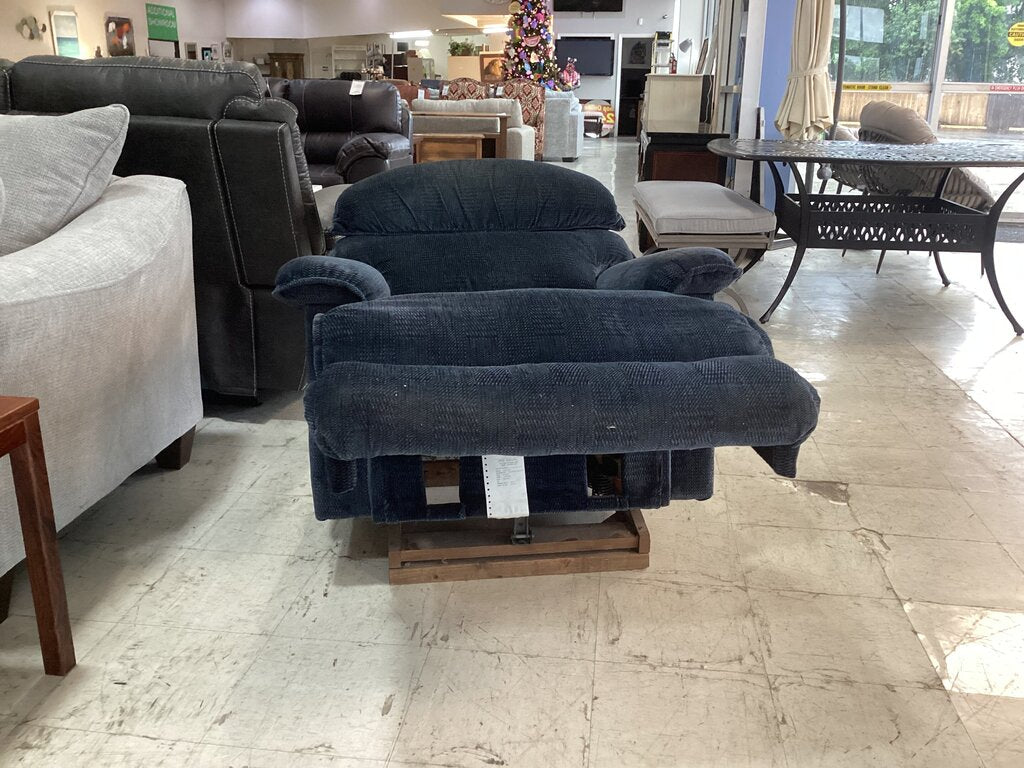86112 La-Z-Boy Blue Recliner 38x32x43