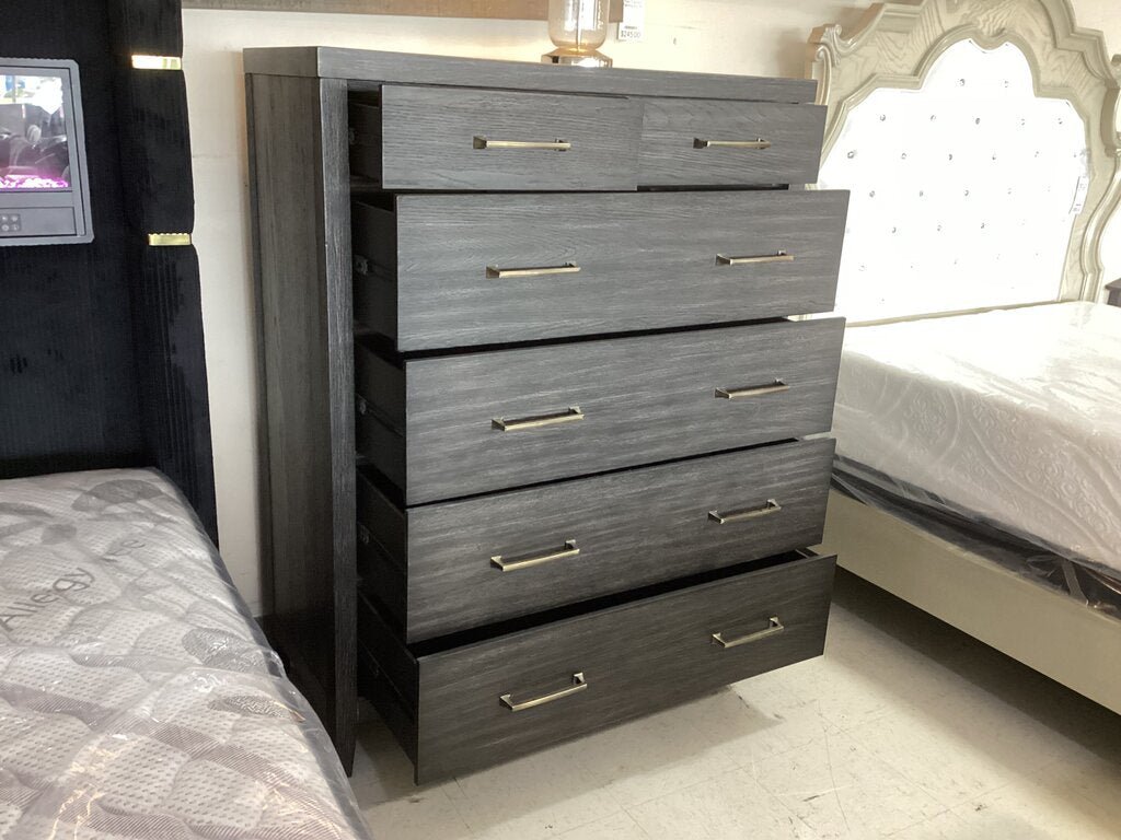 86151 (8524-34) Ashley Bellvern 6 Drawer Chest 44x19x57
