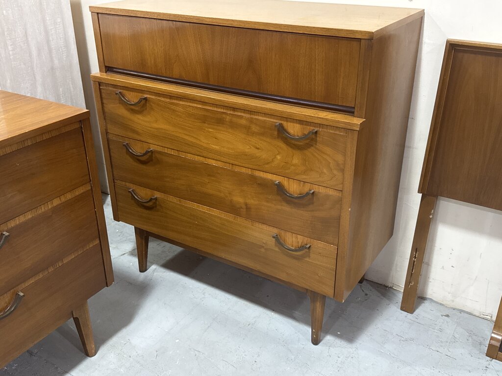 86162 - Lane MCM Chest 32x17x40