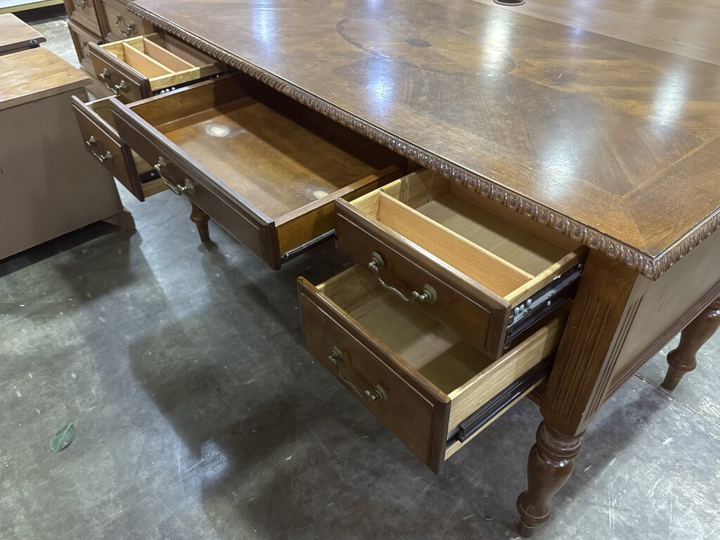 86157 - Executive Office Desk 60x29x32