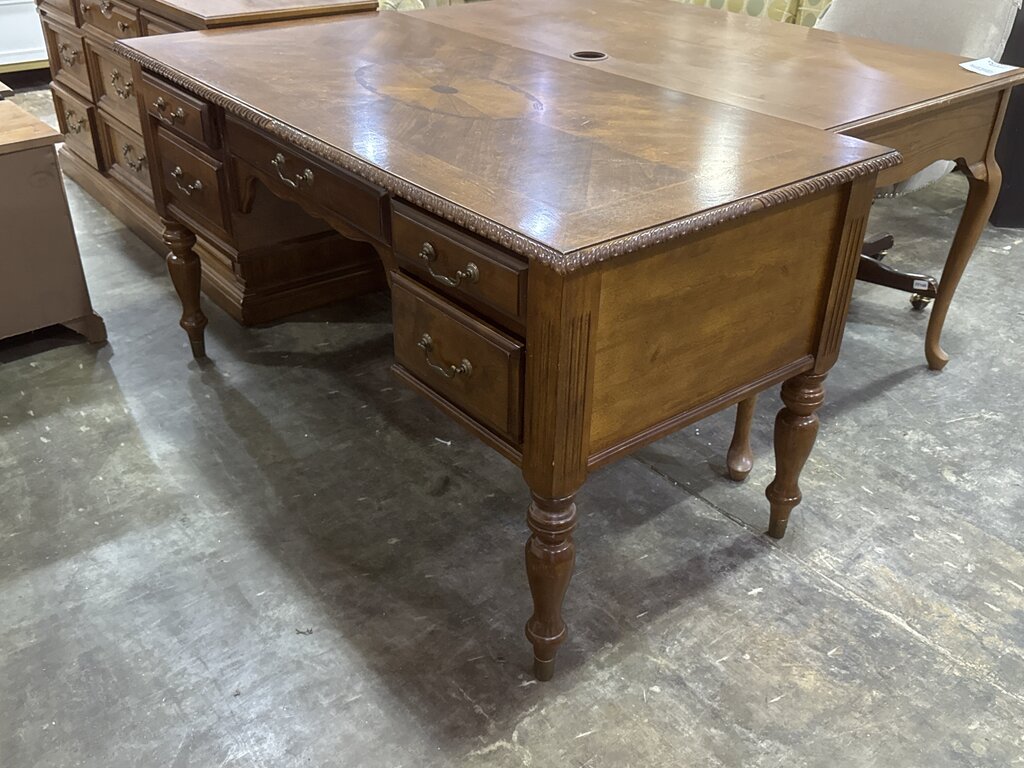 86157 - Executive Office Desk 60x29x32