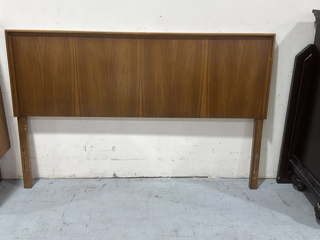 86166 - Lane MCM Full Size Bed Frame 58x2x38