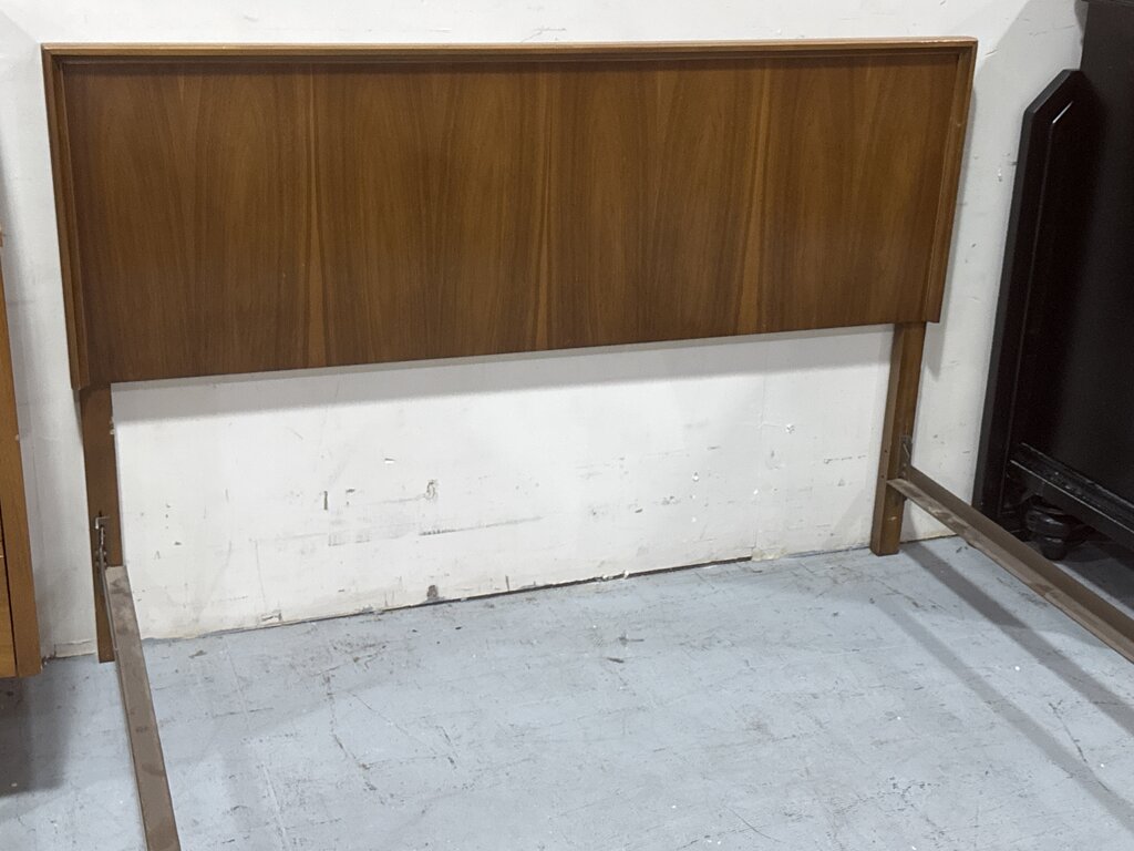 86166 - Lane MCM Full Size Bed Frame 58x2x38