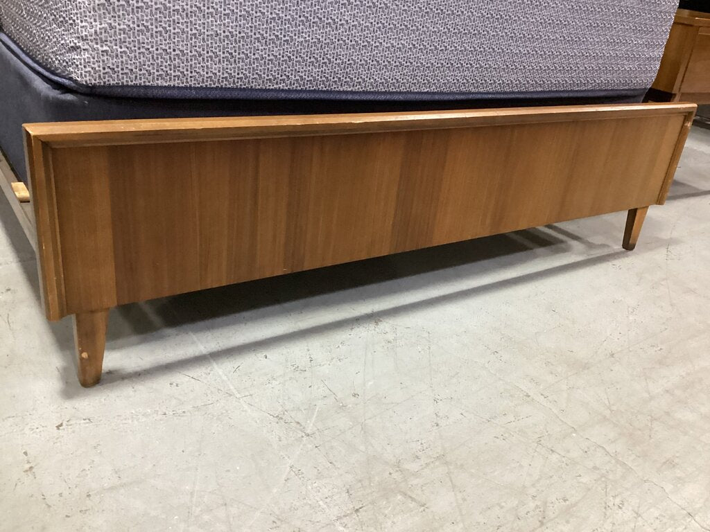86166 - Lane MCM Full Size Bed Frame 58x2x38