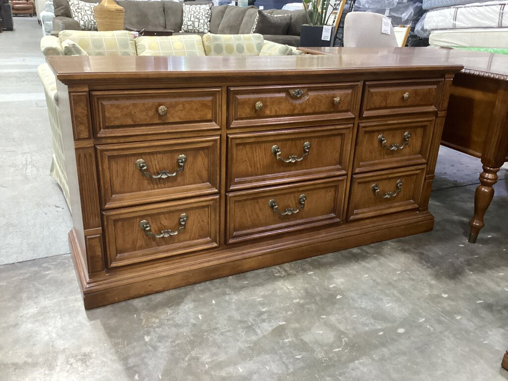 86183 Thomasville Traditional 9 Drawer Dresser 66x19x32