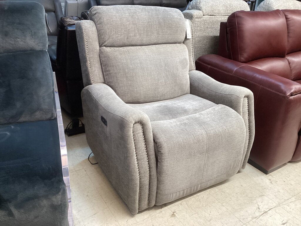 86147 - Broyhill Mason Power Recliner 36x32x41