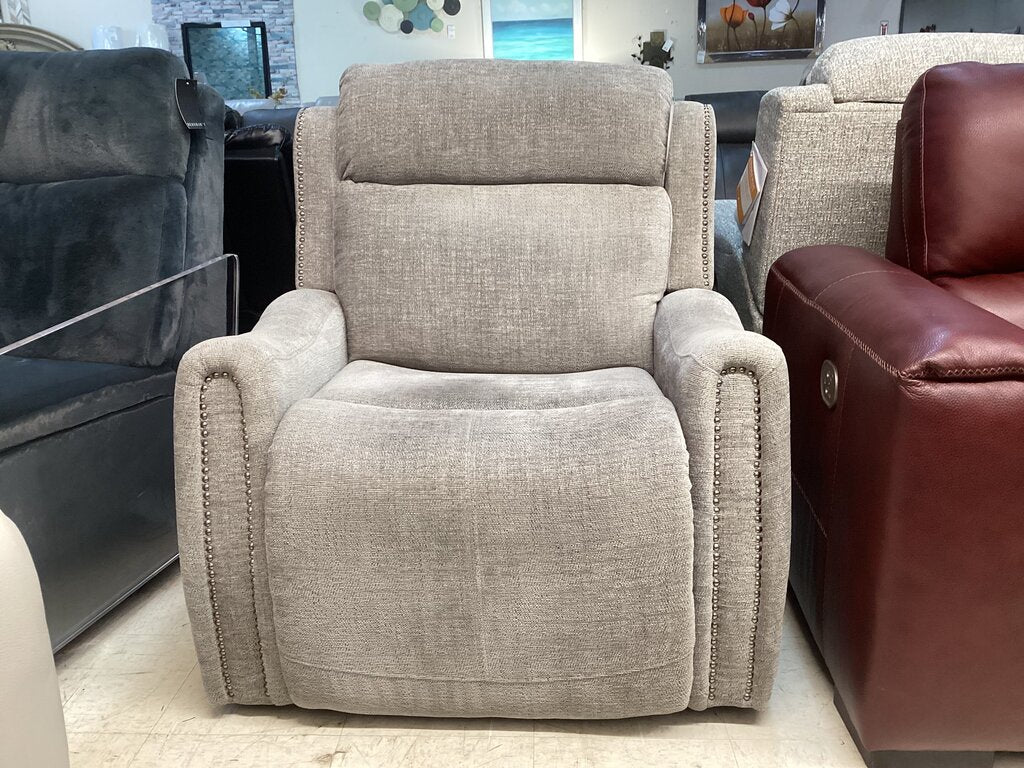 86147 Broyhill Mason Power Recliner 36x32x41