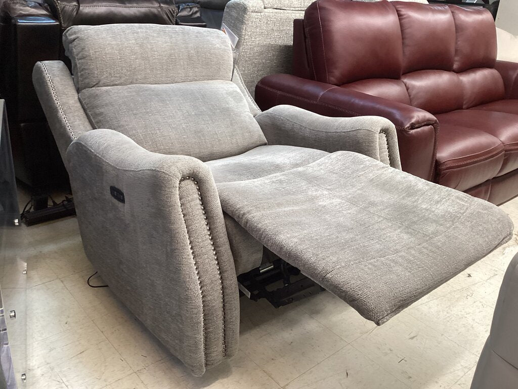 86147 Broyhill Mason Power Recliner 36x32x41