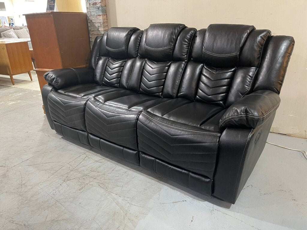Navigator Black NEW Reclining Sofa w/Console, USB & C, LED Lights 86x38x41 (653220)