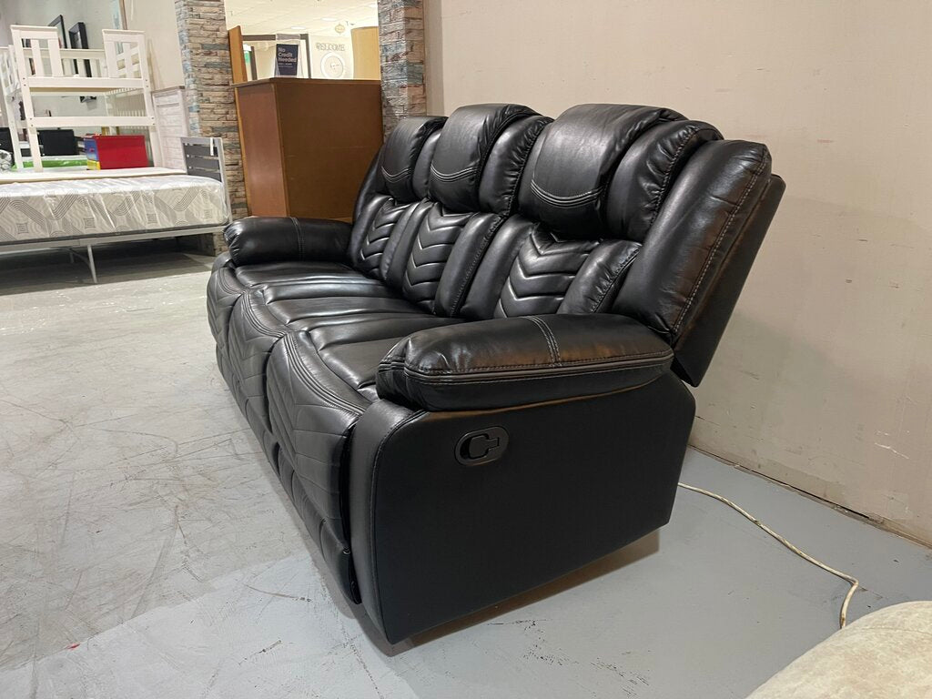 Navigator Black NEW Reclining Sofa w/Console, USB & C, LED Lights 86x38x41 (653220)
