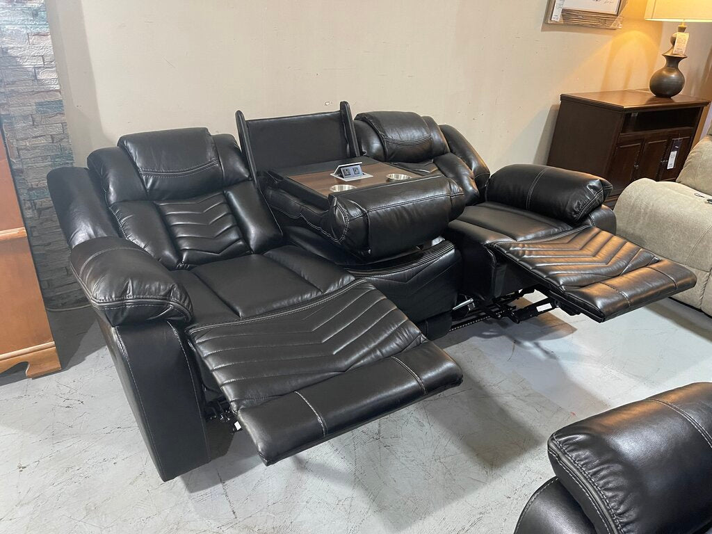 Navigator Black NEW Reclining Sofa w/Console, USB & C, LED Lights 86x38x41 (653220)