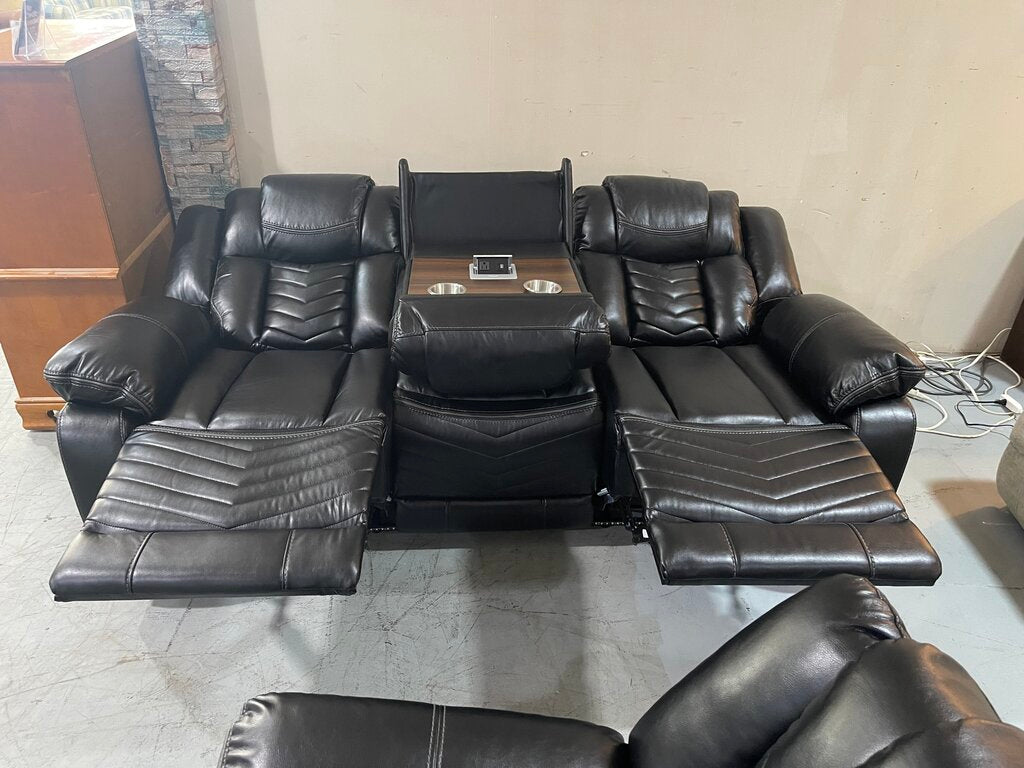 Navigator Black NEW Reclining Sofa w/Console, USB & C, LED Lights 86x38x41 (653220)