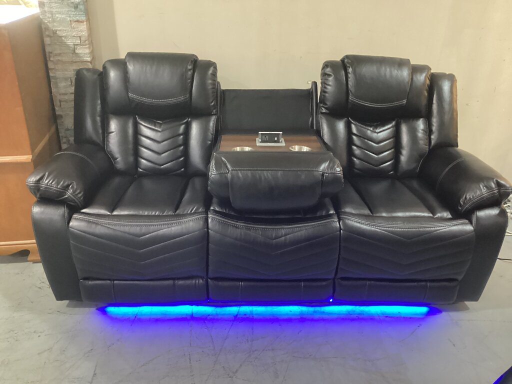 Navigator Black NEW Reclining Sofa w/Console, USB & C, LED Lights 86x38x41 (653220)