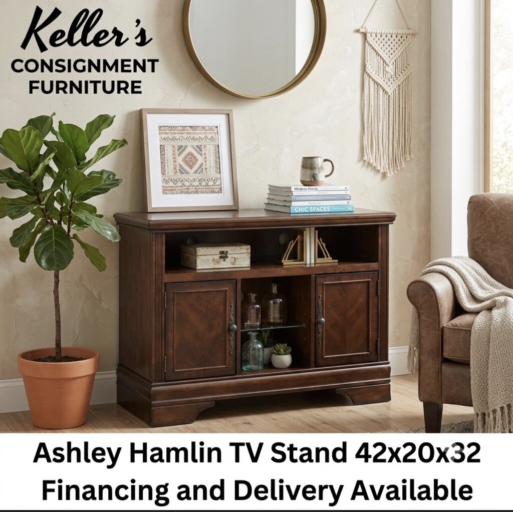 85867 - Ashley Hamlyn TV Stand 42x20x32