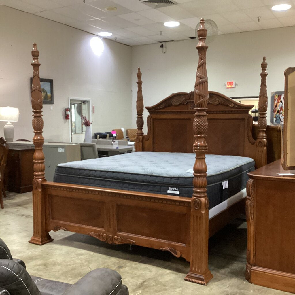 86189 Mahogany King Post Bed Frame 86x91x90