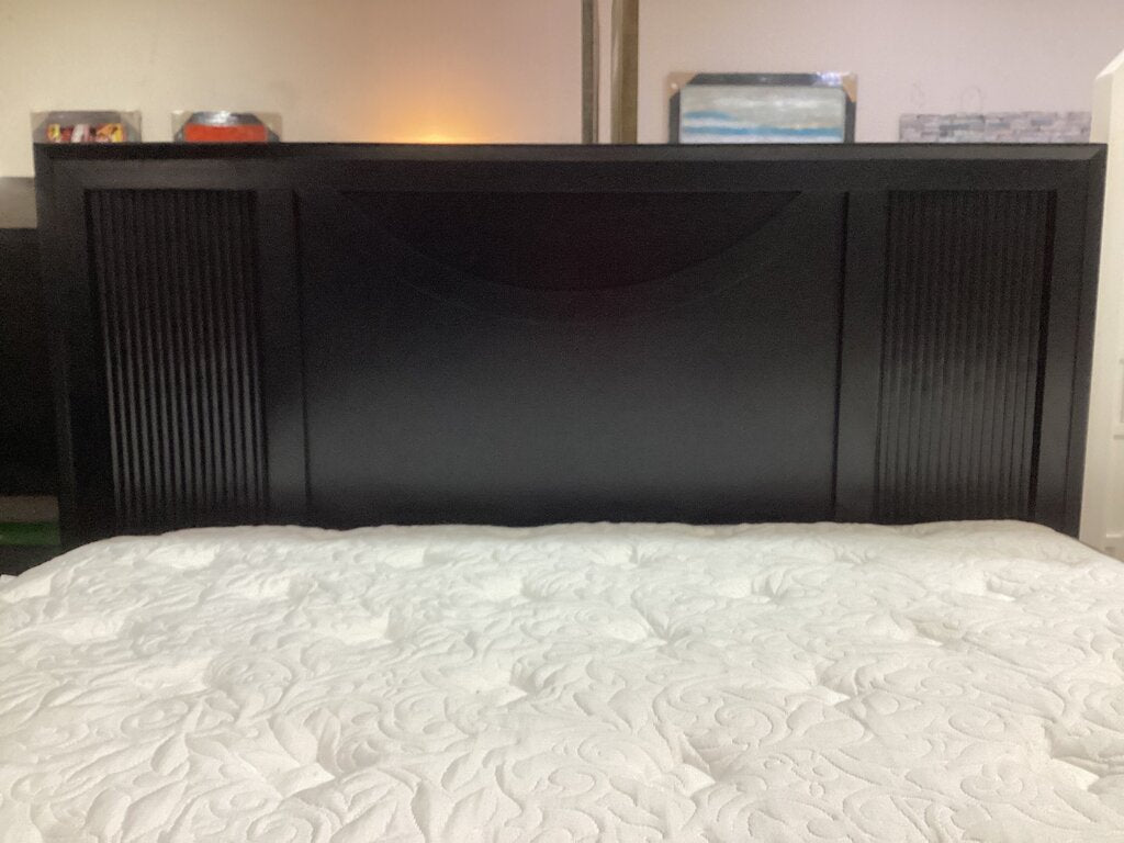 Alexis NEW Queen Bed Frame 63x84x52 (FBQHBR-165A)